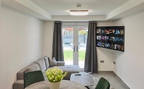 The Ashcroft Studios & Apartments With Free Parking